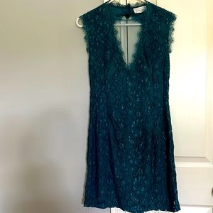 Beautiful emerald green Dress Forum size medium cocktail dress